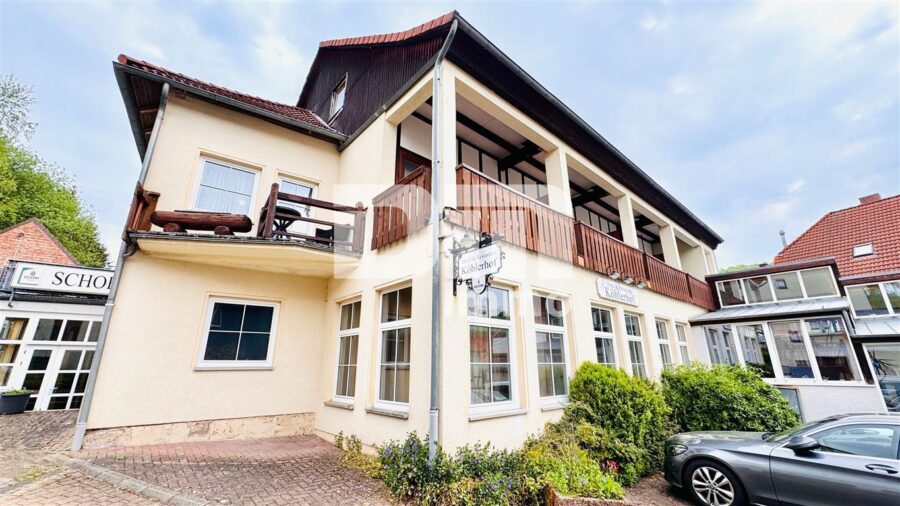 Opulente Gästehausanlage mit 13 Zimmern,2 Sälen,Gastronomiebetrieb + Betreiberwohnung - Gebäudeteil 2 Seitenansicht